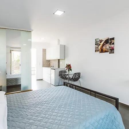 Fexulis Studios & Suites Agios Nikolaos  Buitenkant foto